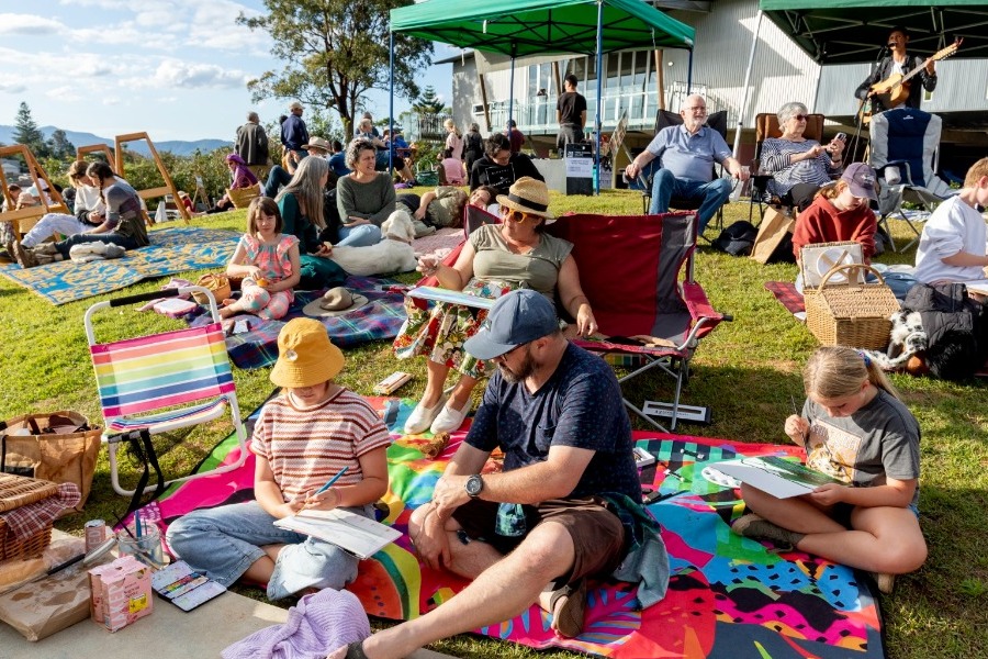 community picnic and artist paint out